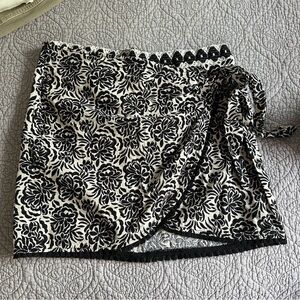 Zara Black and Cream Floral Wrap Skirt